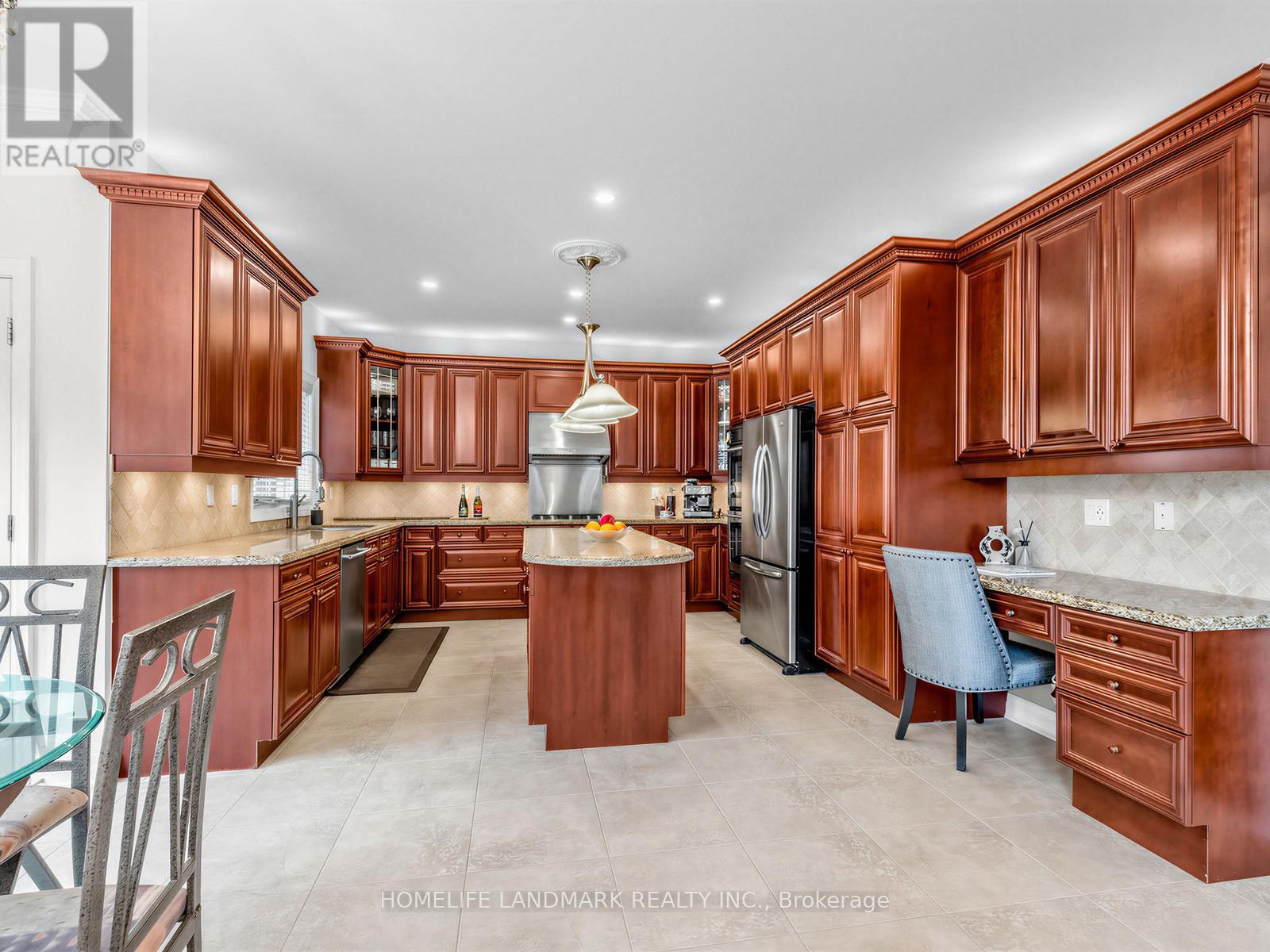 59 Black Walnut Crescent, Richmond Hill, Ontario  L4B 3S3 - Photo 14 - N12980644