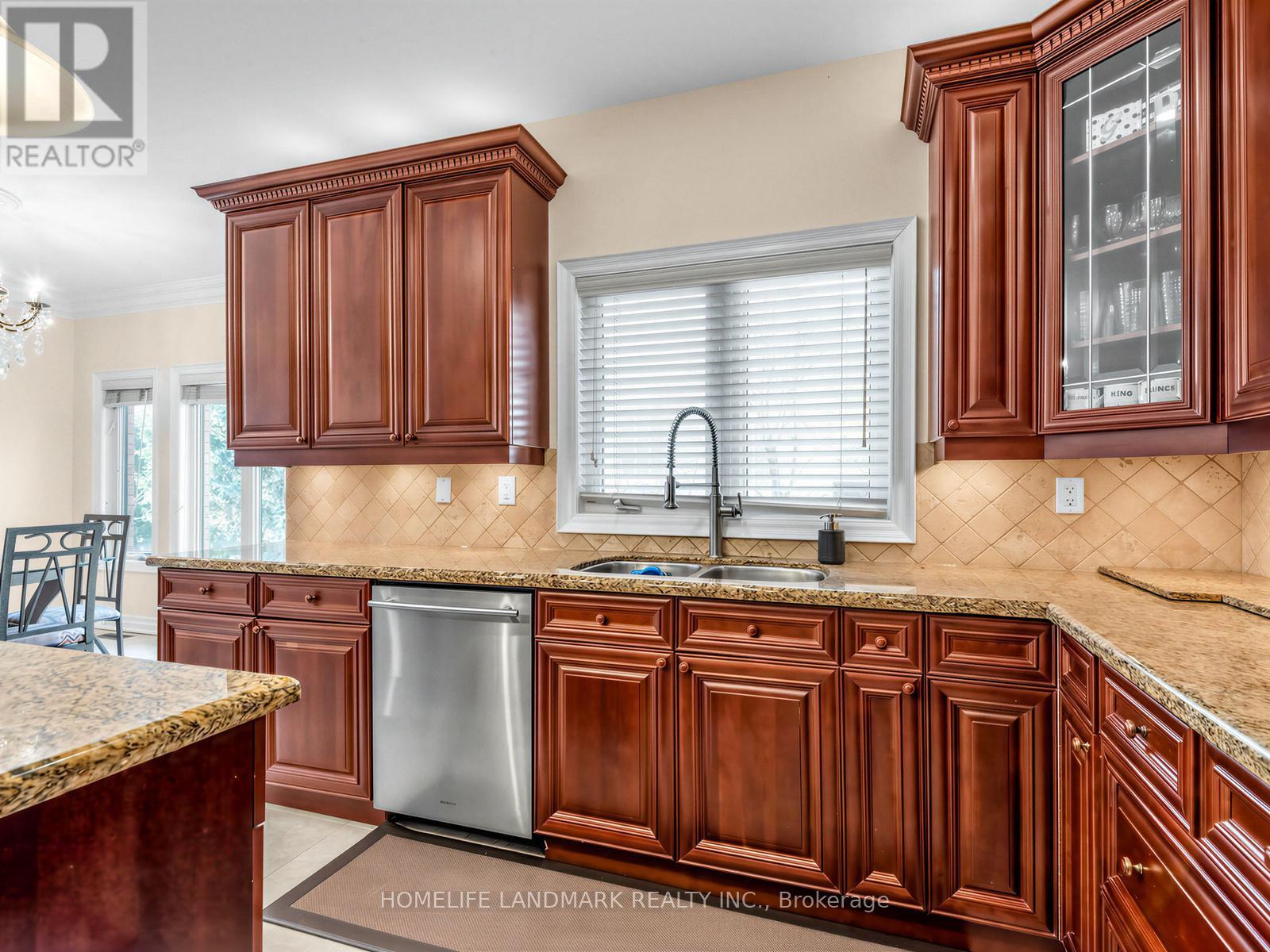 59 Black Walnut Crescent, Richmond Hill, Ontario  L4B 3S3 - Photo 15 - N12980644