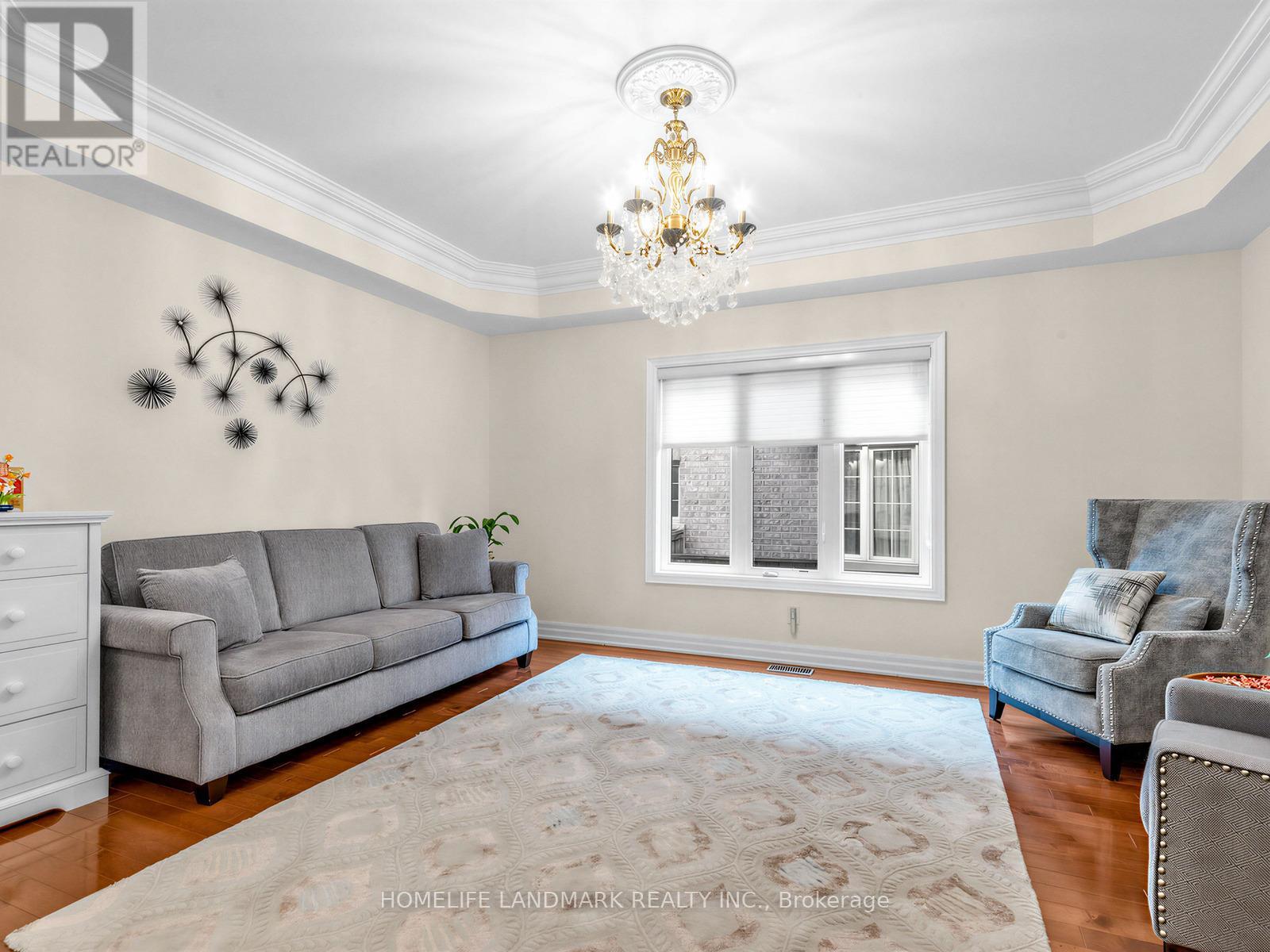 59 Black Walnut Crescent, Richmond Hill, Ontario  L4B 3S3 - Photo 5 - N12980644