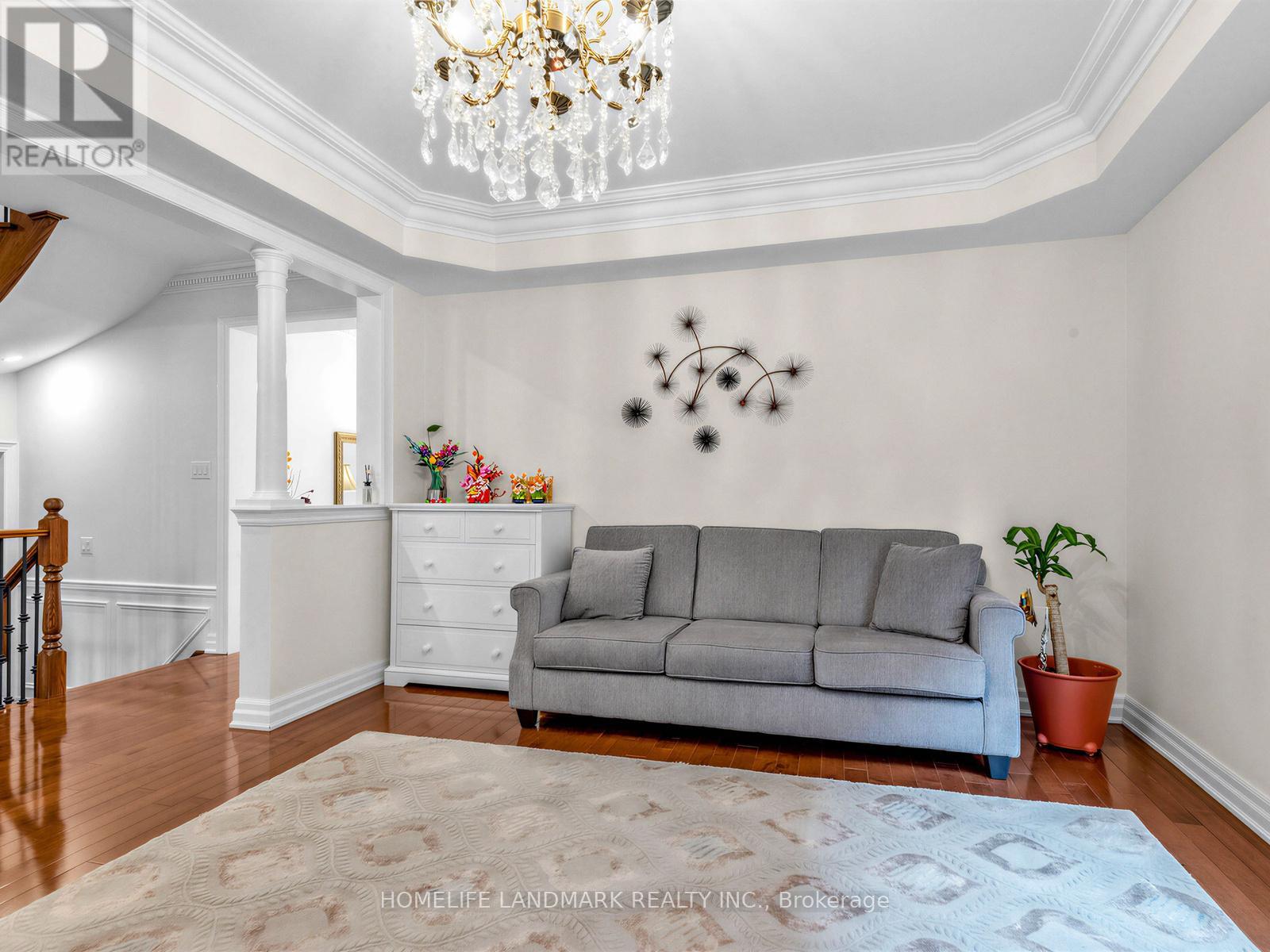 59 Black Walnut Crescent, Richmond Hill, Ontario  L4B 3S3 - Photo 6 - N12980644