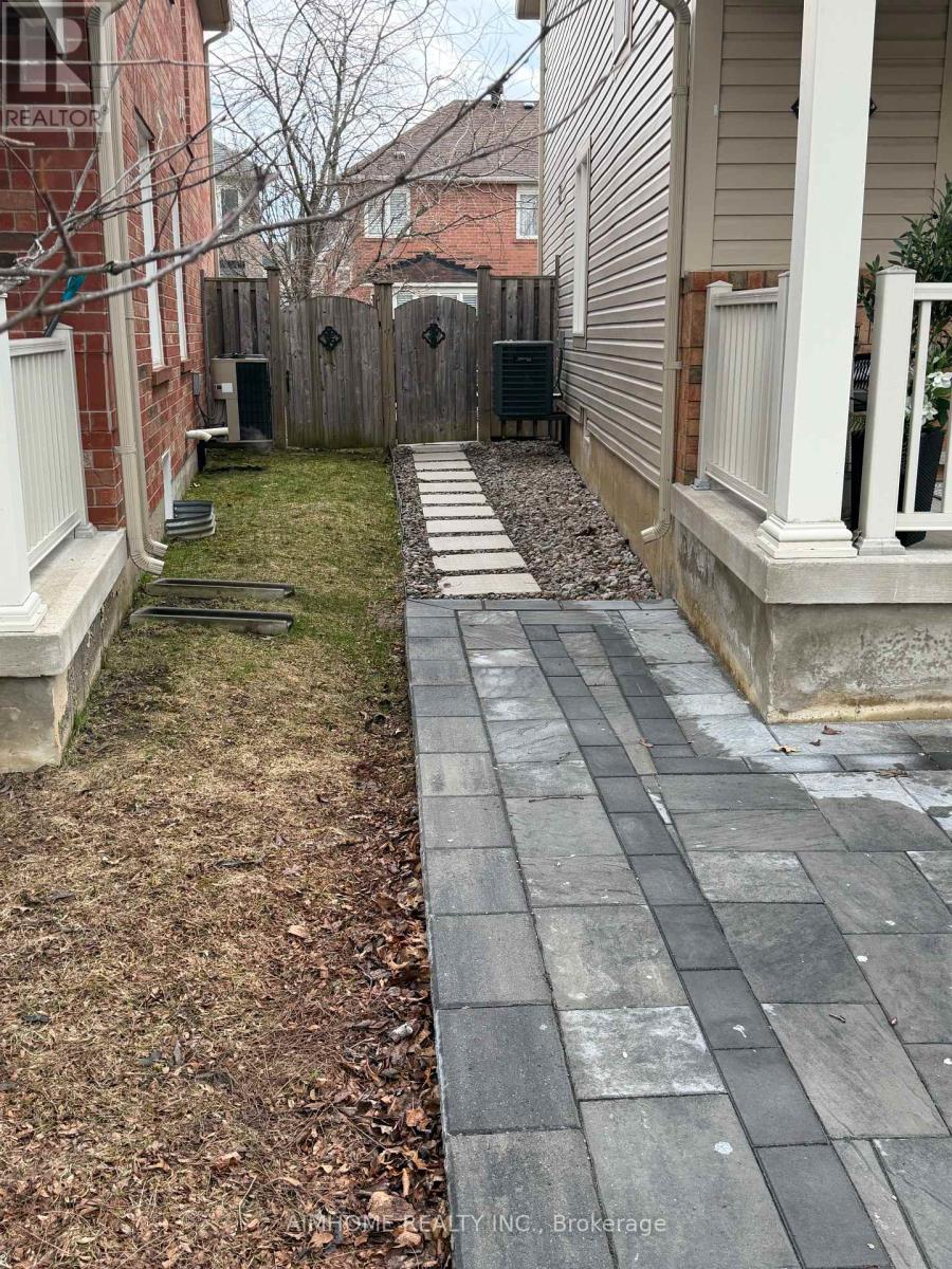 49 Fred Silvester Road, Whitchurch-Stouffville, Ontario  L4A 0J6 - Photo 2 - N12980652