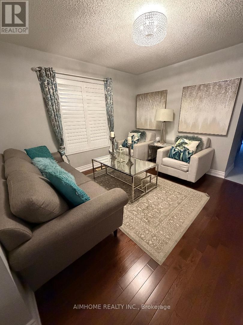 49 Fred Silvester Road, Whitchurch-Stouffville, Ontario  L4A 0J6 - Photo 5 - N12980652