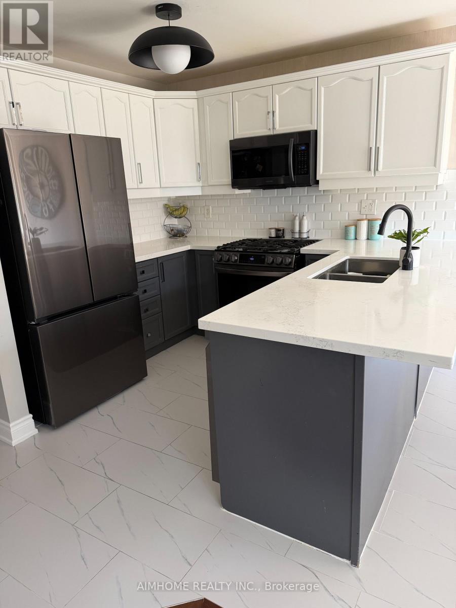 49 Fred Silvester Road, Whitchurch-Stouffville, Ontario  L4A 0J6 - Photo 6 - N12980652