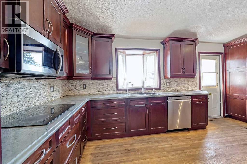 48 Bernard Way Nw, Calgary, Alberta  T3K 2E9 - Photo 12 - A2284800