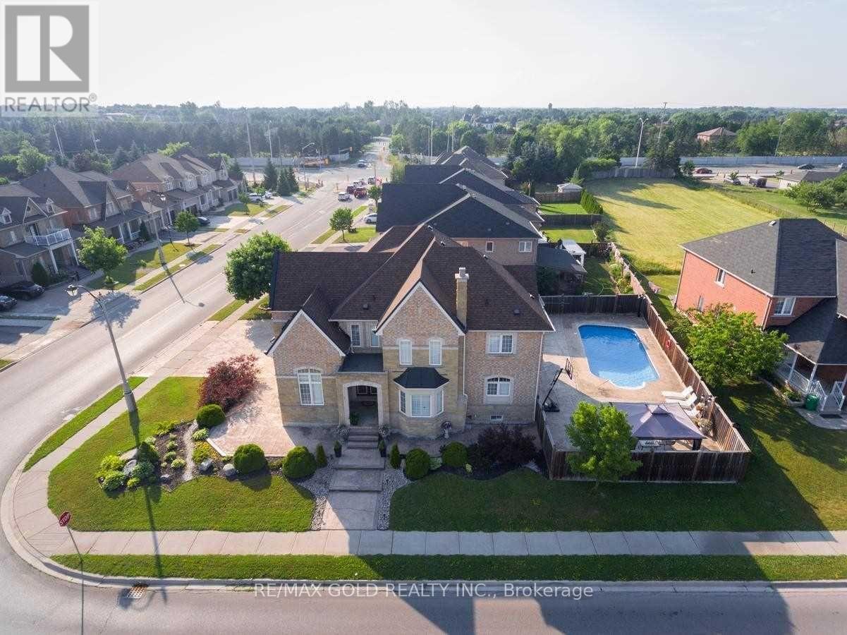 2 Calderstone Road, Brampton, Ontario  L6P 2A4 - Photo 2 - W12980560