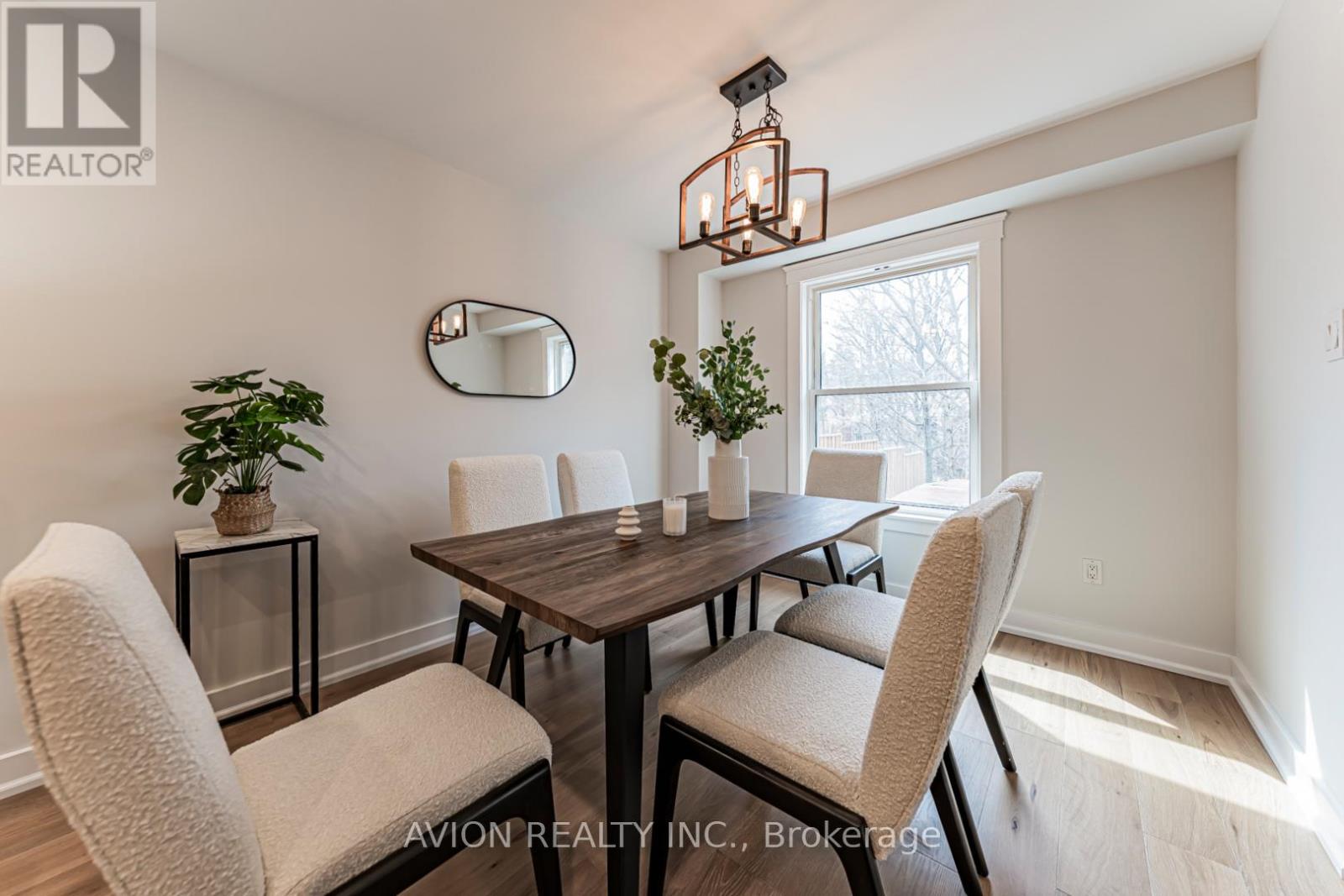 1613 Greenbriar Drive, Oakville, Ontario  L6M 1Y3 - Photo 10 - W12980564