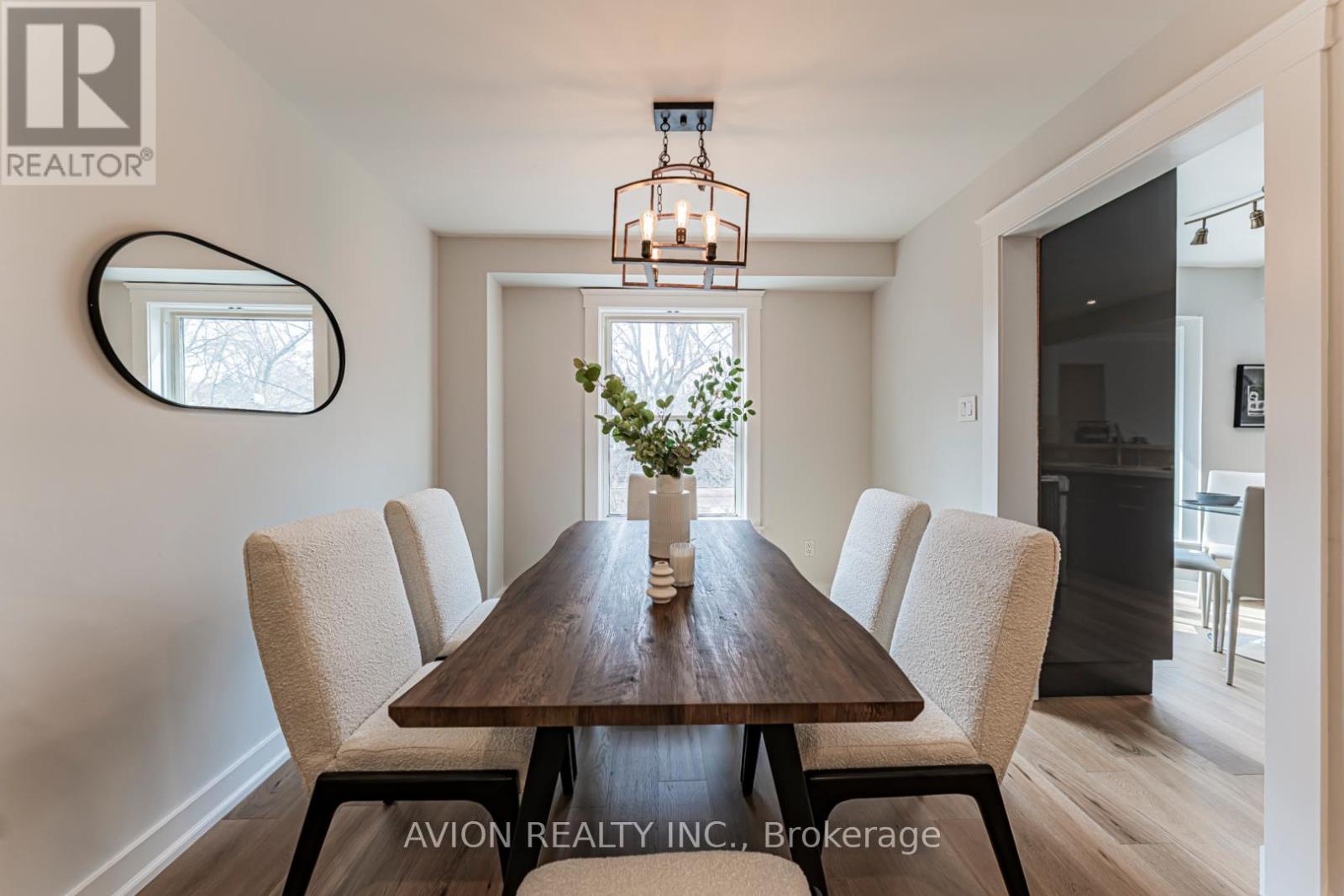 1613 Greenbriar Drive, Oakville, Ontario  L6M 1Y3 - Photo 11 - W12980564