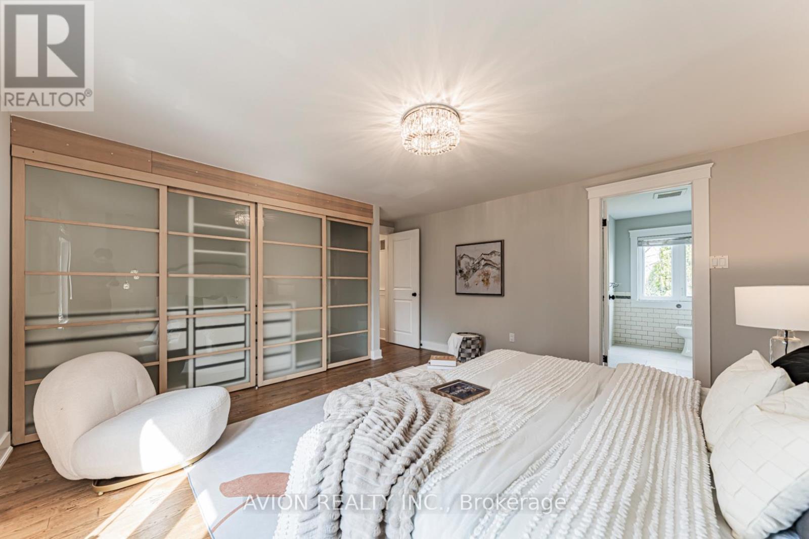 1613 Greenbriar Drive, Oakville, Ontario  L6M 1Y3 - Photo 14 - W12980564