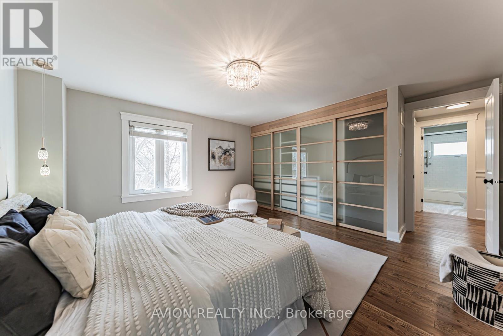 1613 Greenbriar Drive, Oakville, Ontario  L6M 1Y3 - Photo 17 - W12980564