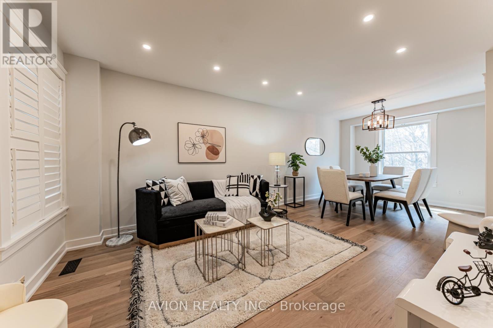 1613 Greenbriar Drive, Oakville, Ontario  L6M 1Y3 - Photo 2 - W12980564