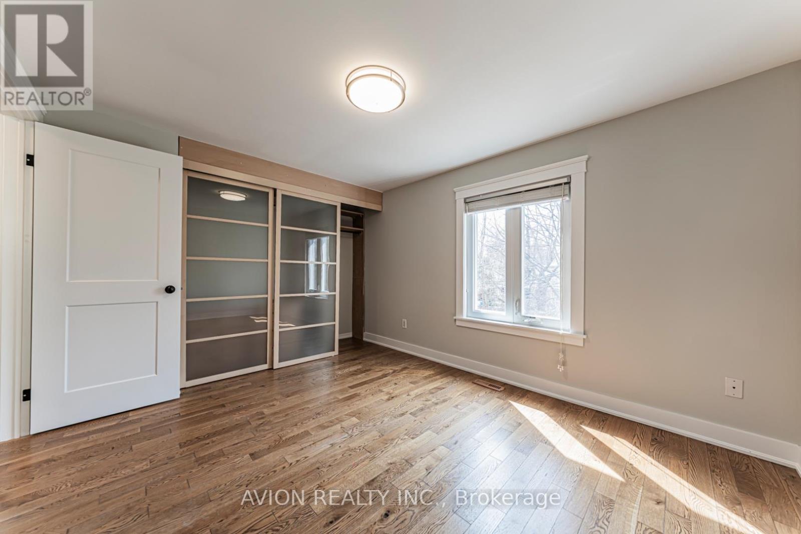 1613 Greenbriar Drive, Oakville, Ontario  L6M 1Y3 - Photo 20 - W12980564