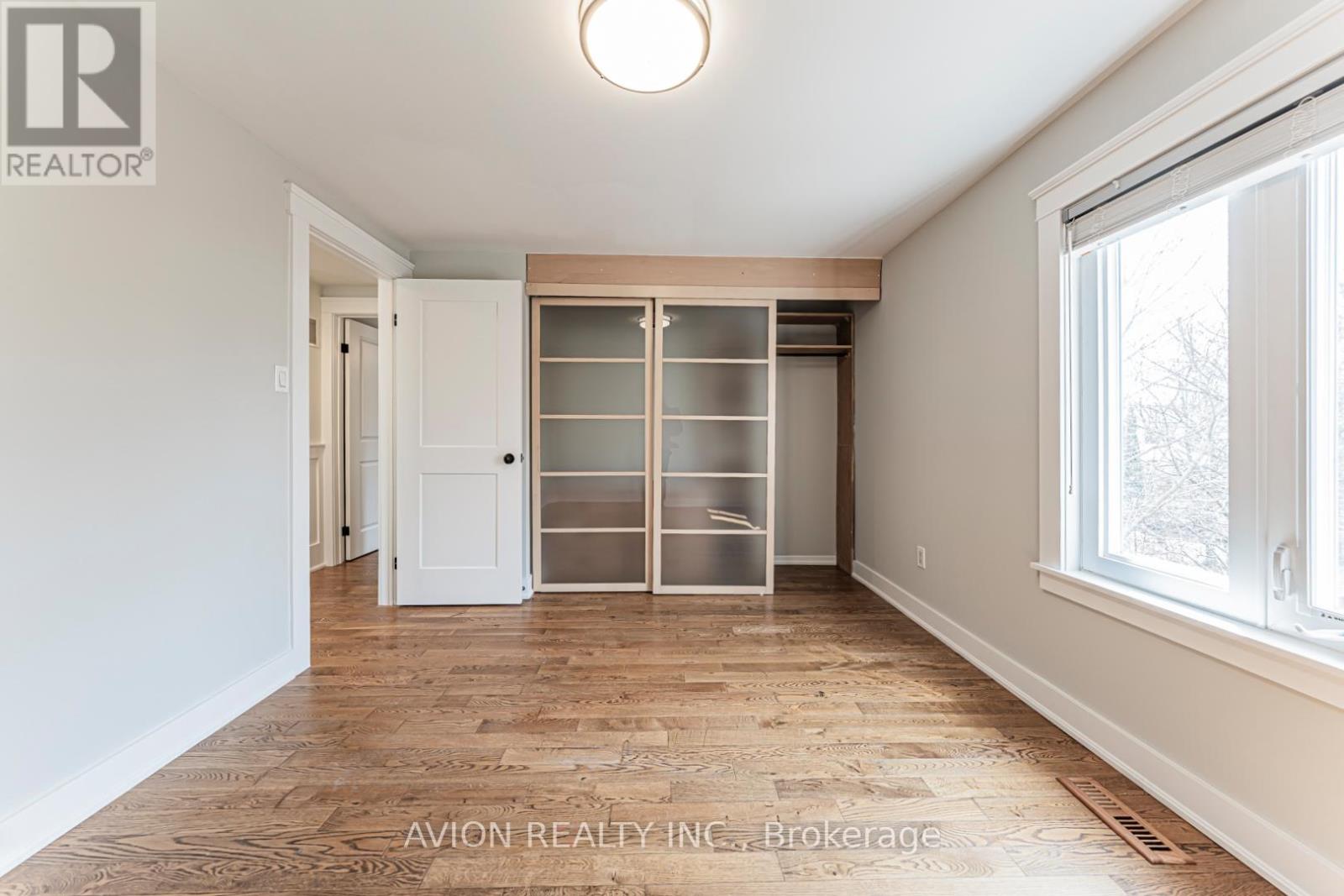 1613 Greenbriar Drive, Oakville, Ontario  L6M 1Y3 - Photo 21 - W12980564