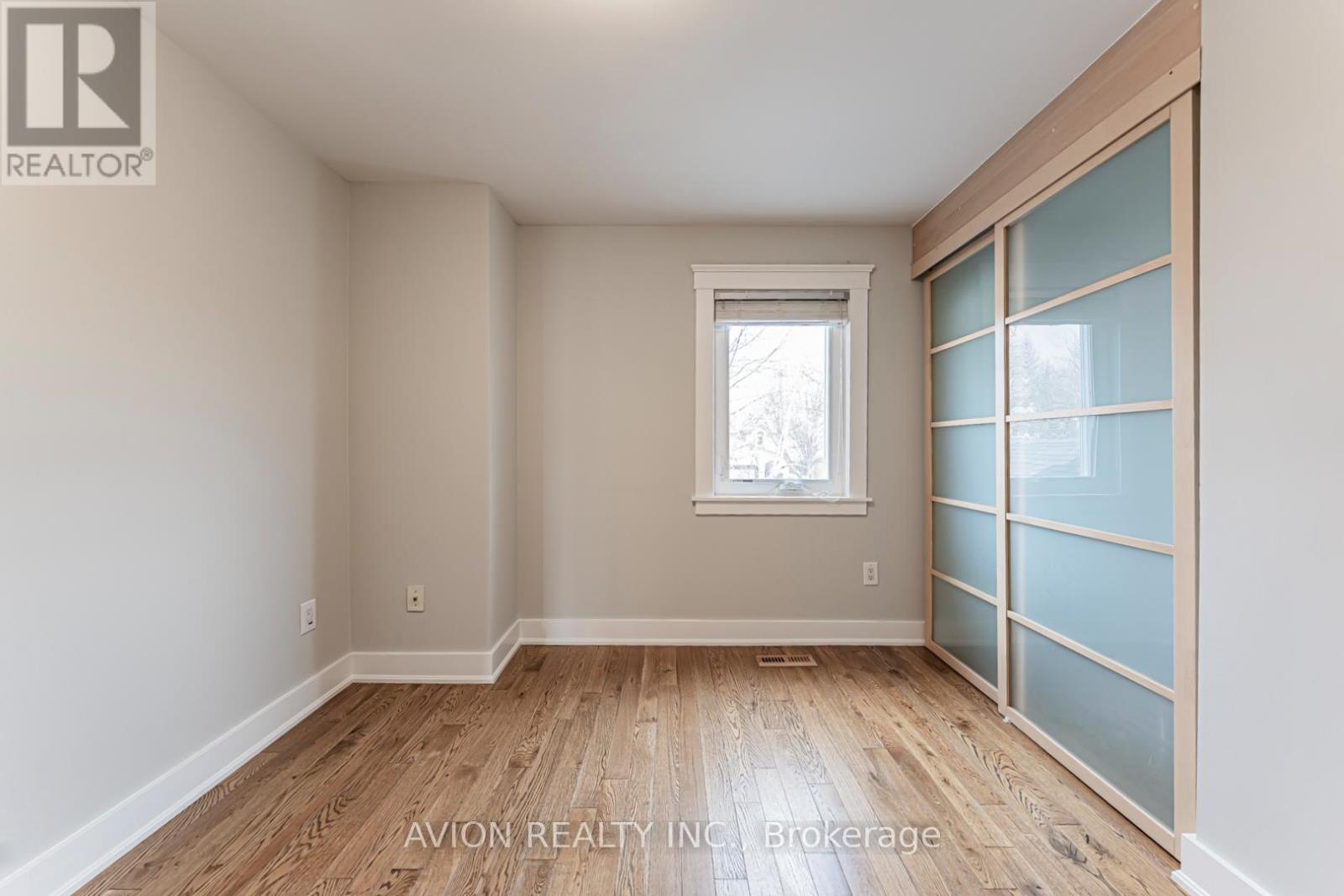 1613 Greenbriar Drive, Oakville, Ontario  L6M 1Y3 - Photo 22 - W12980564