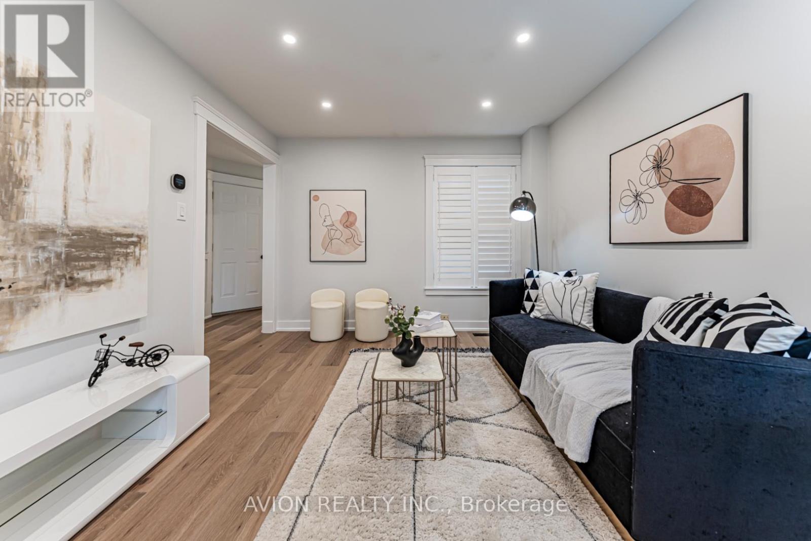 1613 Greenbriar Drive, Oakville, Ontario  L6M 1Y3 - Photo 3 - W12980564