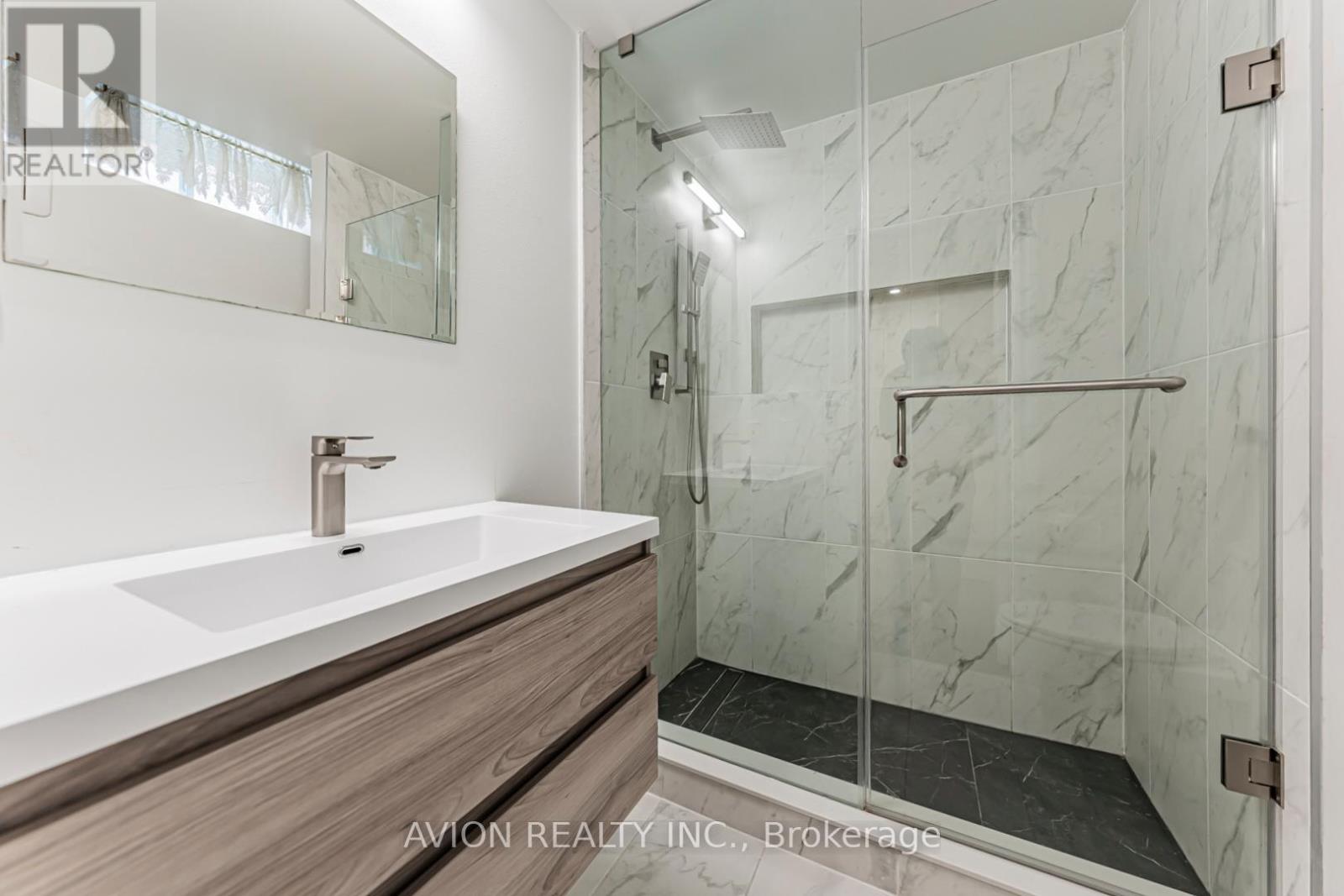 1613 Greenbriar Drive, Oakville, Ontario  L6M 1Y3 - Photo 31 - W12980564