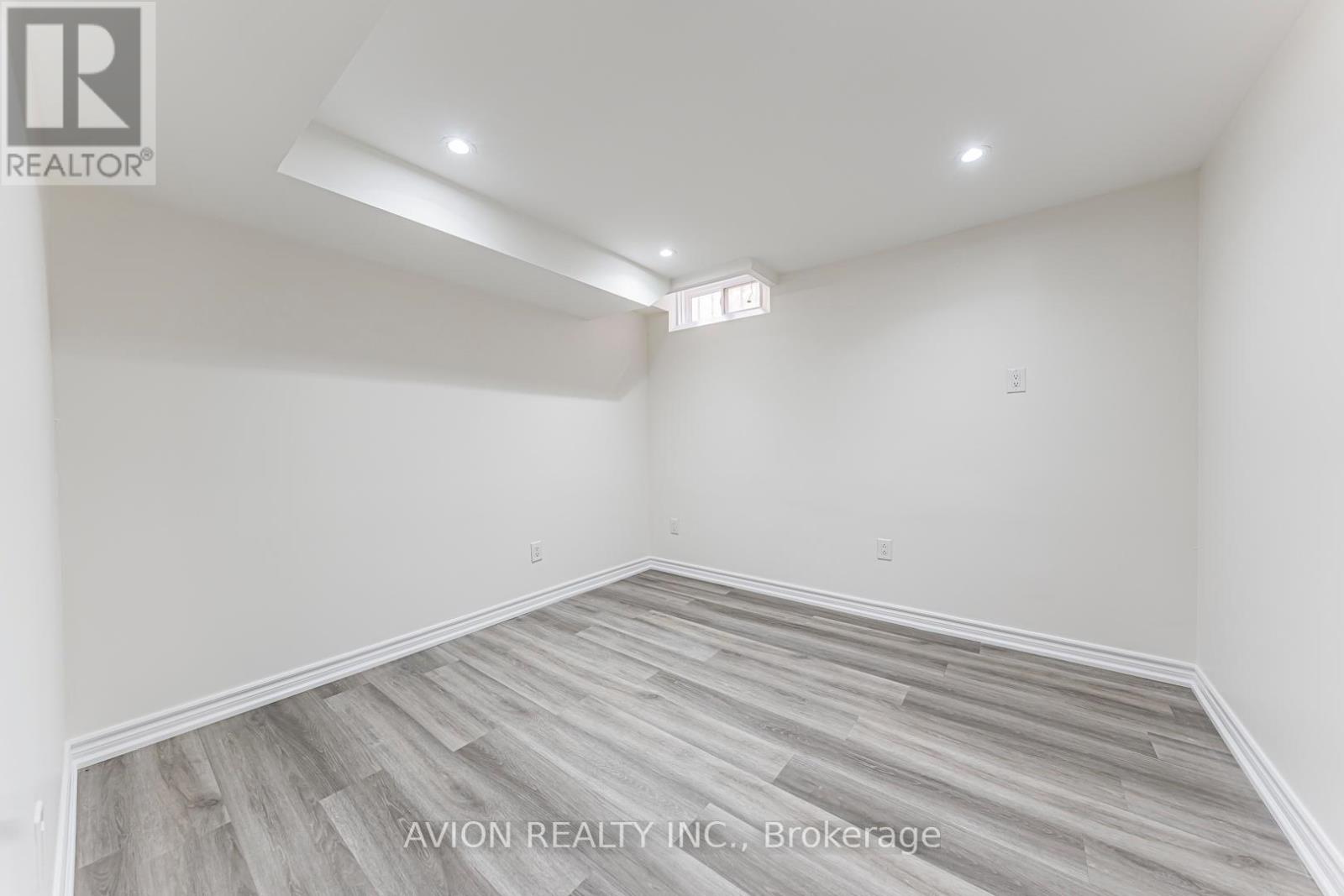 1613 Greenbriar Drive, Oakville, Ontario  L6M 1Y3 - Photo 32 - W12980564