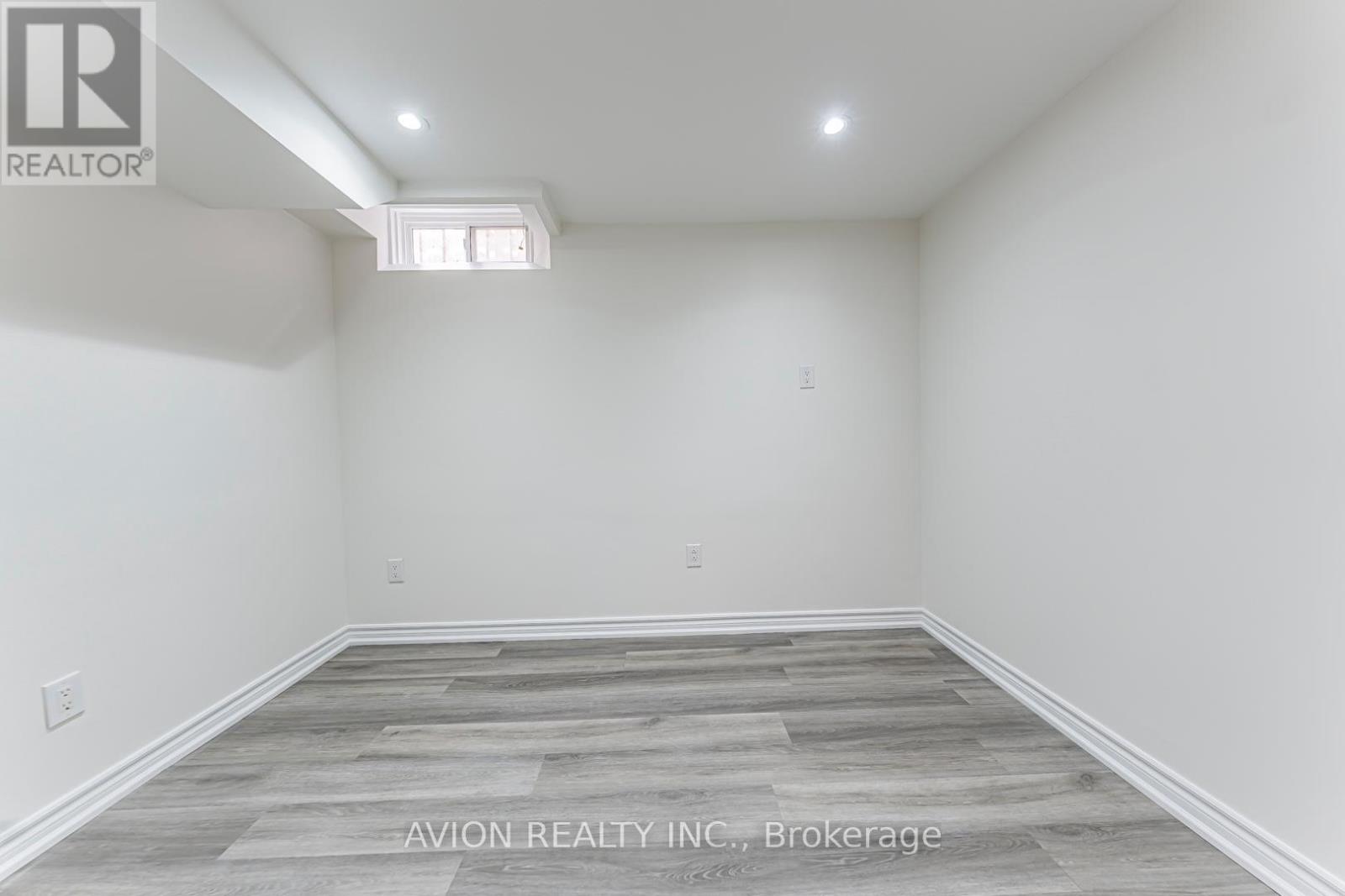 1613 Greenbriar Drive, Oakville, Ontario  L6M 1Y3 - Photo 33 - W12980564