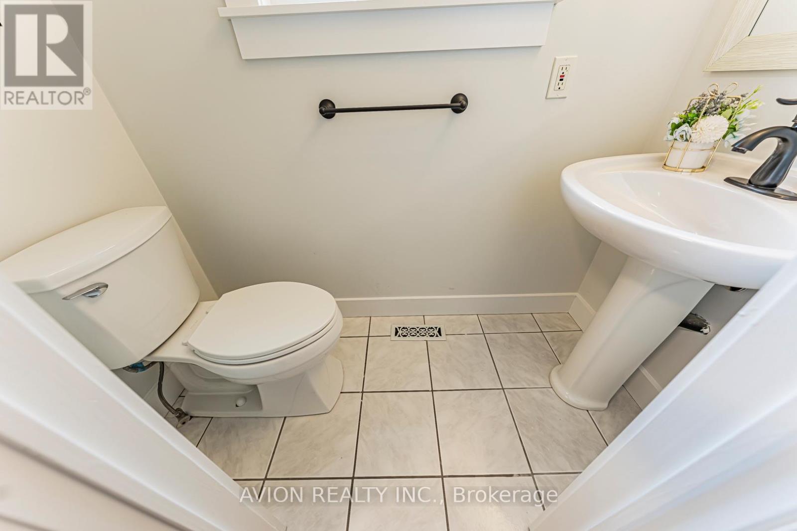 1613 Greenbriar Drive, Oakville, Ontario  L6M 1Y3 - Photo 34 - W12980564