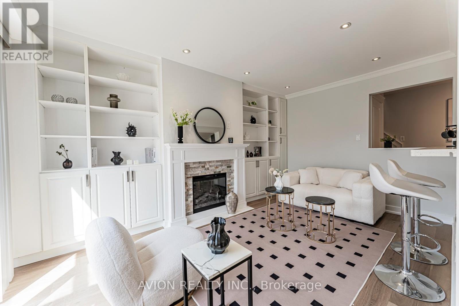 1613 Greenbriar Drive, Oakville, Ontario  L6M 1Y3 - Photo 7 - W12980564