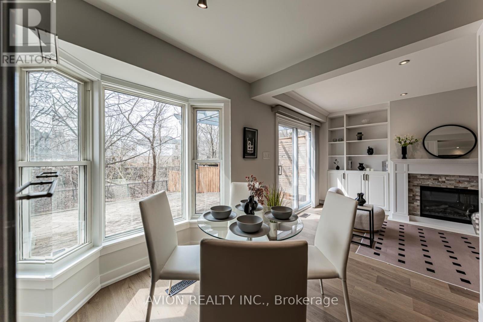 1613 Greenbriar Drive, Oakville, Ontario  L6M 1Y3 - Photo 8 - W12980564