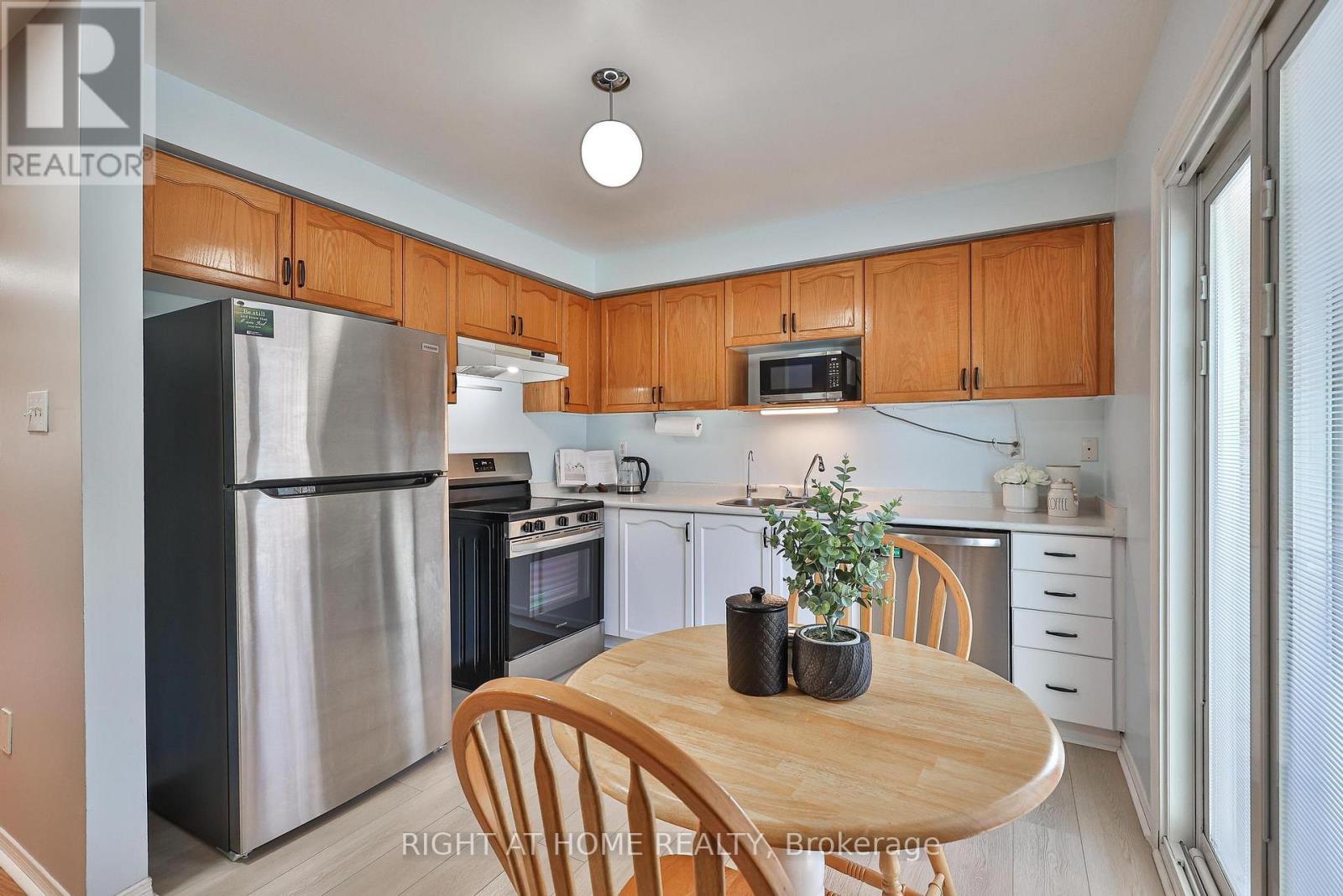 12 Anglers Catch Lane, Brampton, Ontario  L6R 2A5 - Photo 12 - W12980614