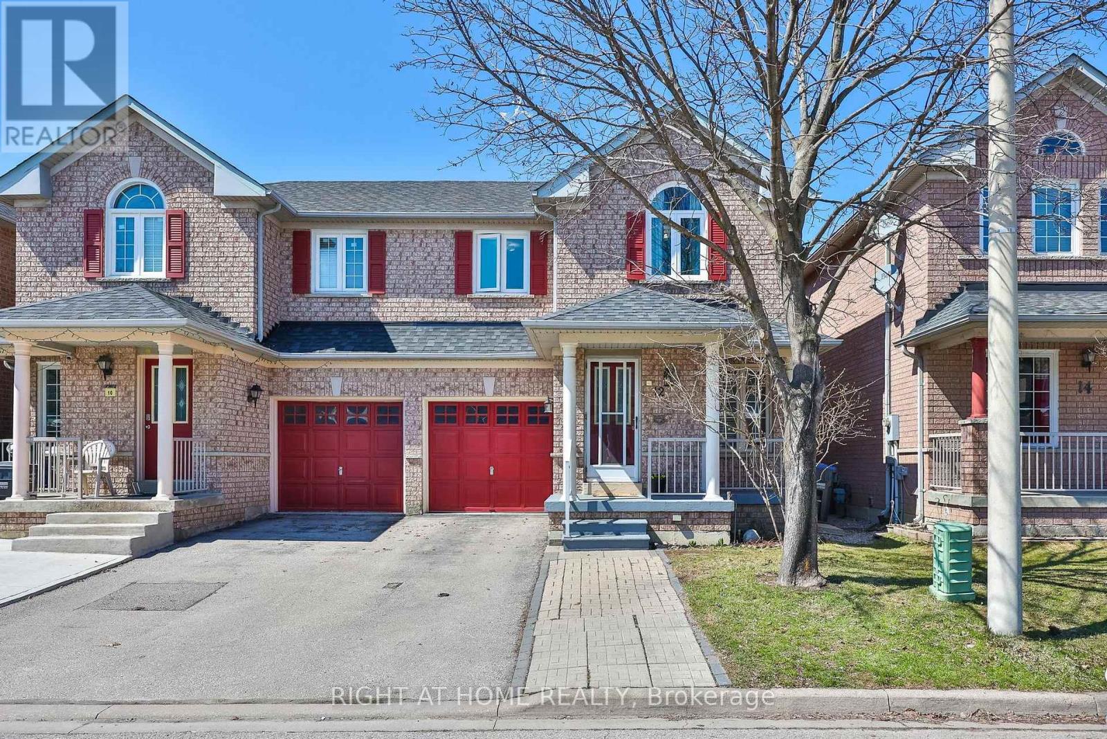 12 Anglers Catch Lane, Brampton, Ontario  L6R 2A5 - Photo 2 - W12980614