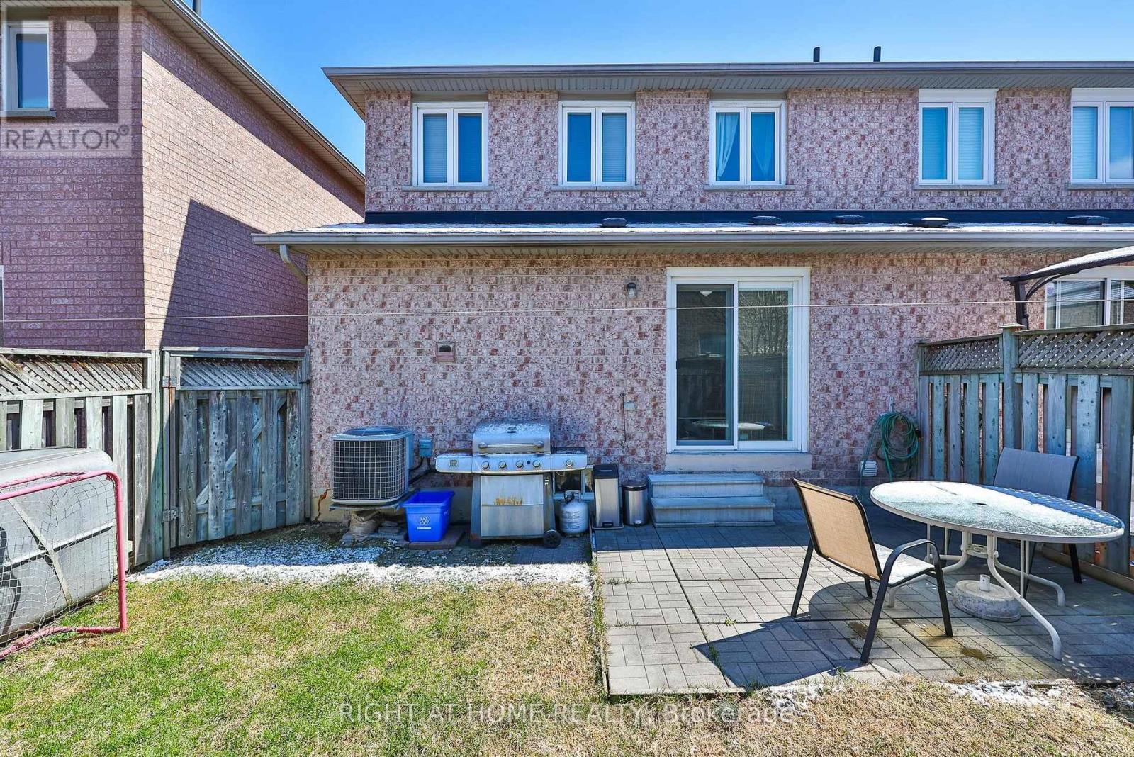 12 Anglers Catch Lane, Brampton, Ontario  L6R 2A5 - Photo 32 - W12980614