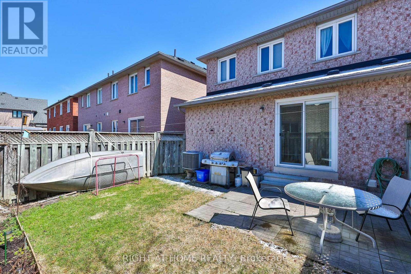 12 Anglers Catch Lane, Brampton, Ontario  L6R 2A5 - Photo 33 - W12980614