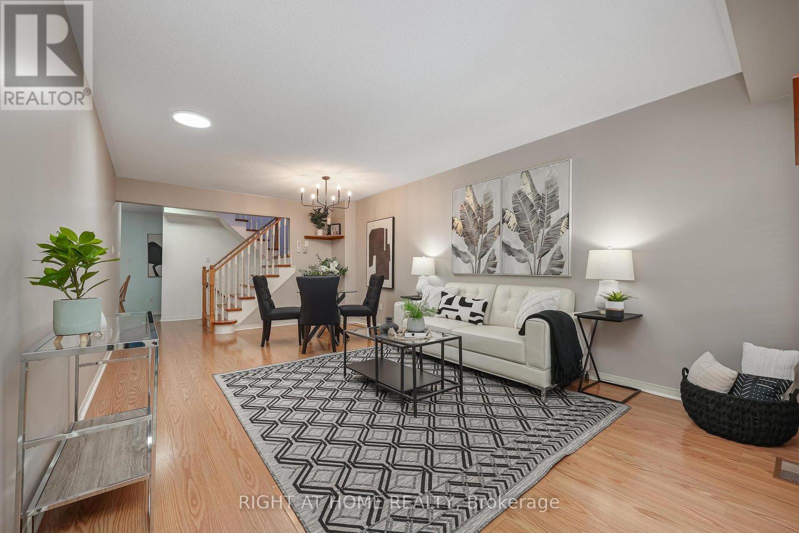 12 Anglers Catch Lane, Brampton, Ontario  L6R 2A5 - Photo 6 - W12980614