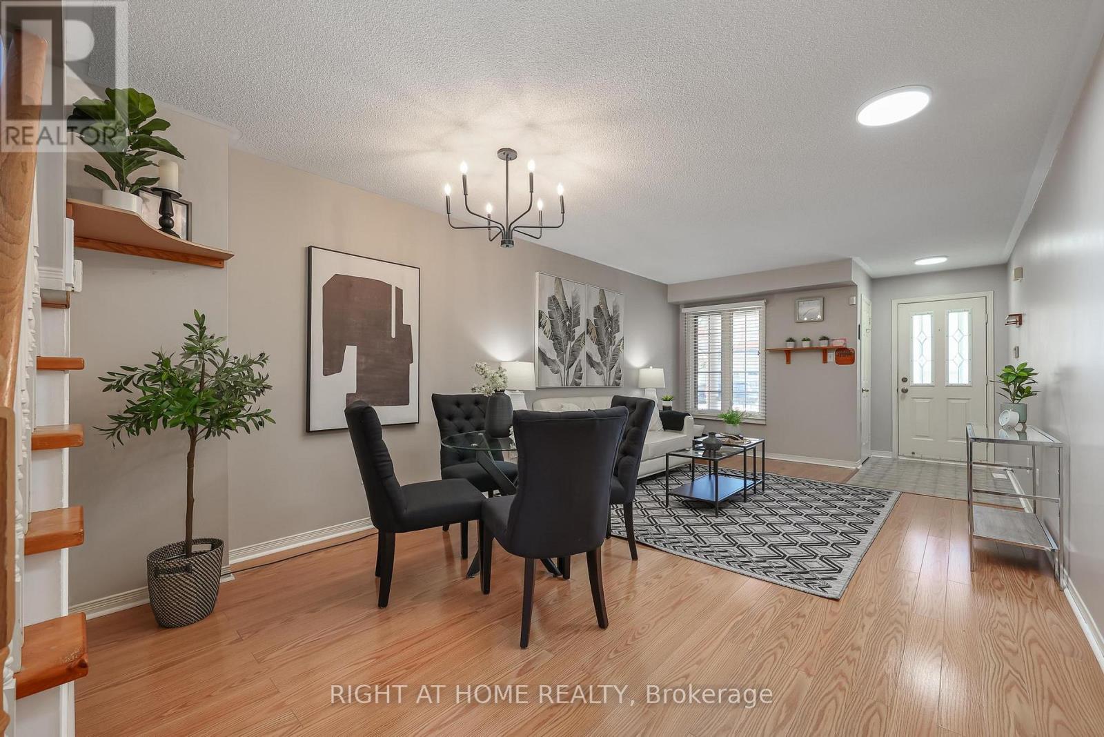 12 Anglers Catch Lane, Brampton, Ontario  L6R 2A5 - Photo 8 - W12980614