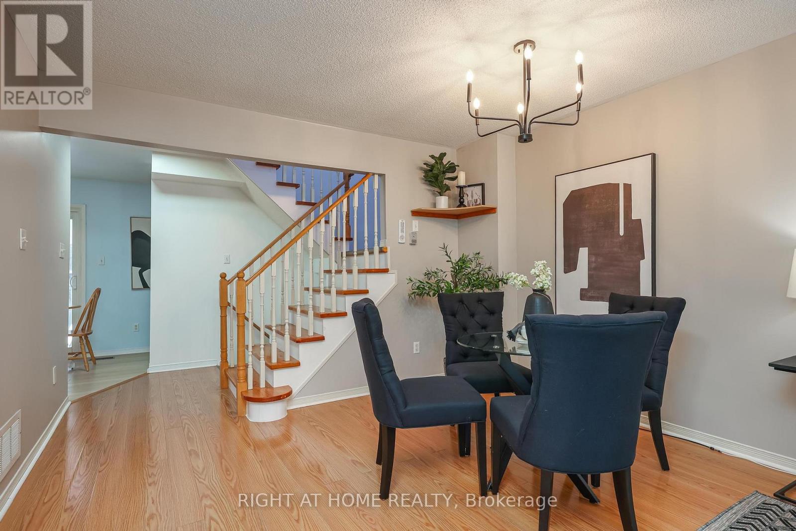 12 Anglers Catch Lane, Brampton, Ontario  L6R 2A5 - Photo 9 - W12980614