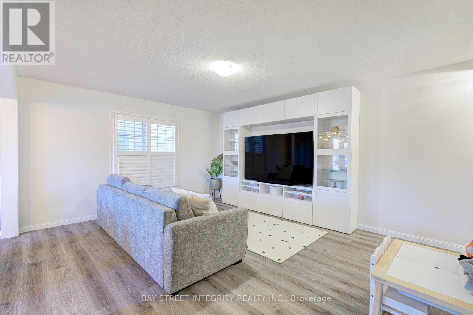 1033 Stemman Place, Milton, Ontario  L9T 8R1 - Photo 9 - W12980632