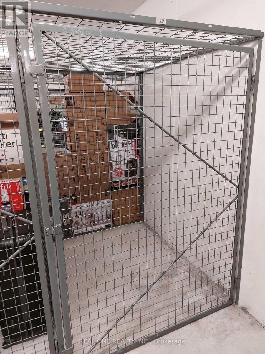 706 - 297 Oak Walk Drive, Oakville, Ontario  L6H 6Z3 - Photo 11 - W12980638