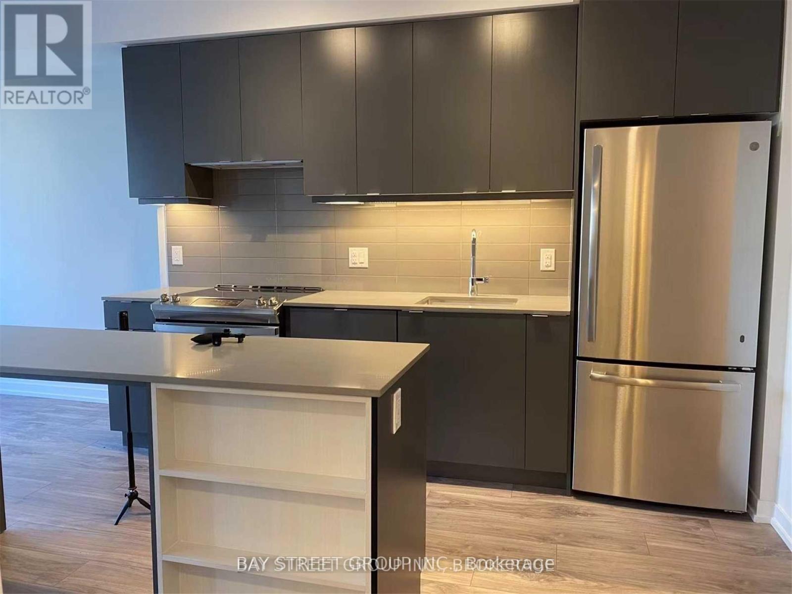 1705 - 4065 Confederation Parkway, Mississauga, Ontario  L5B 0L4 - Photo 13 - W12980662