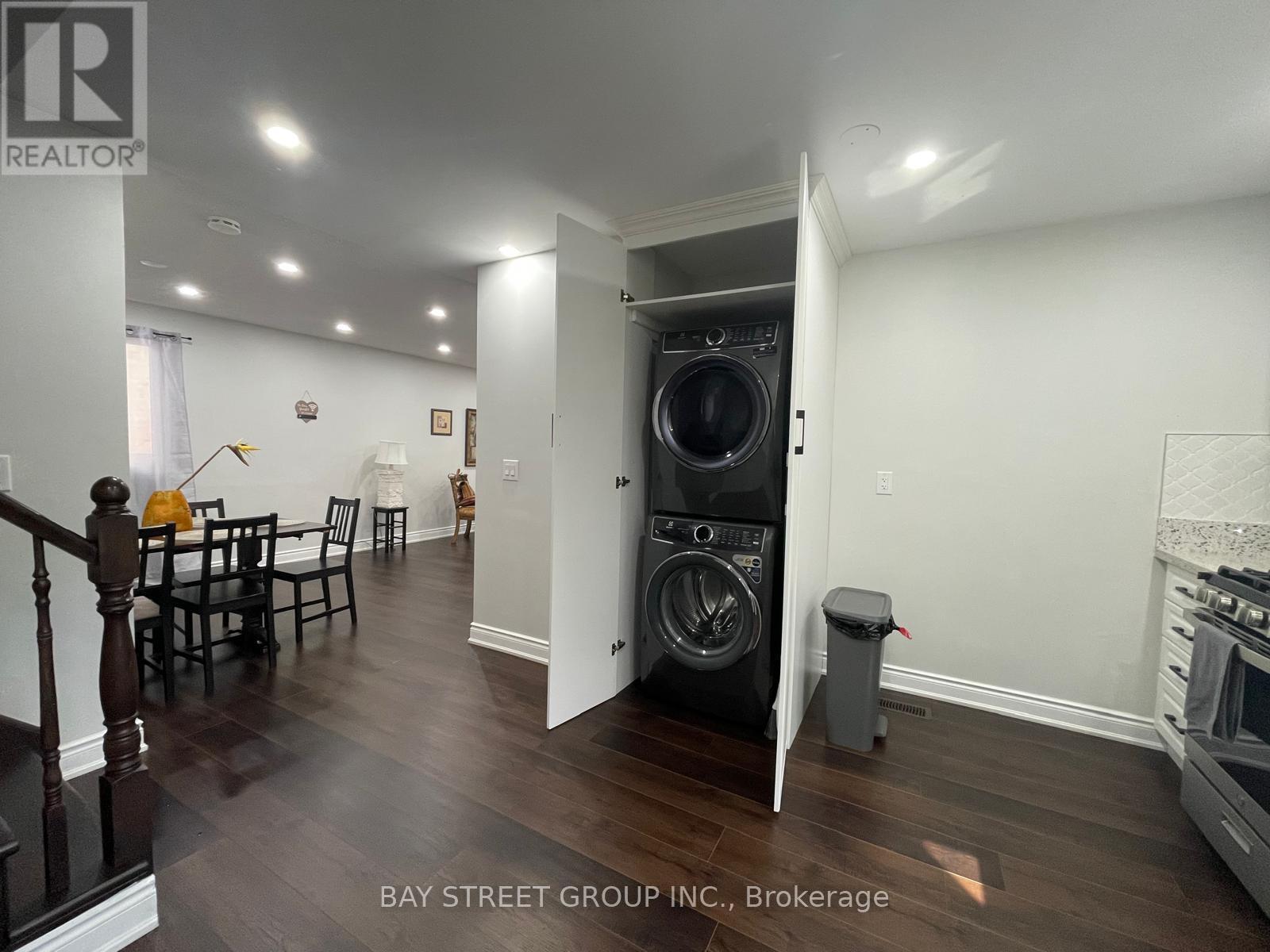 11 Drakes Drive, Hamilton, Ontario  L8E 4G4 - Photo 11 - X12980592