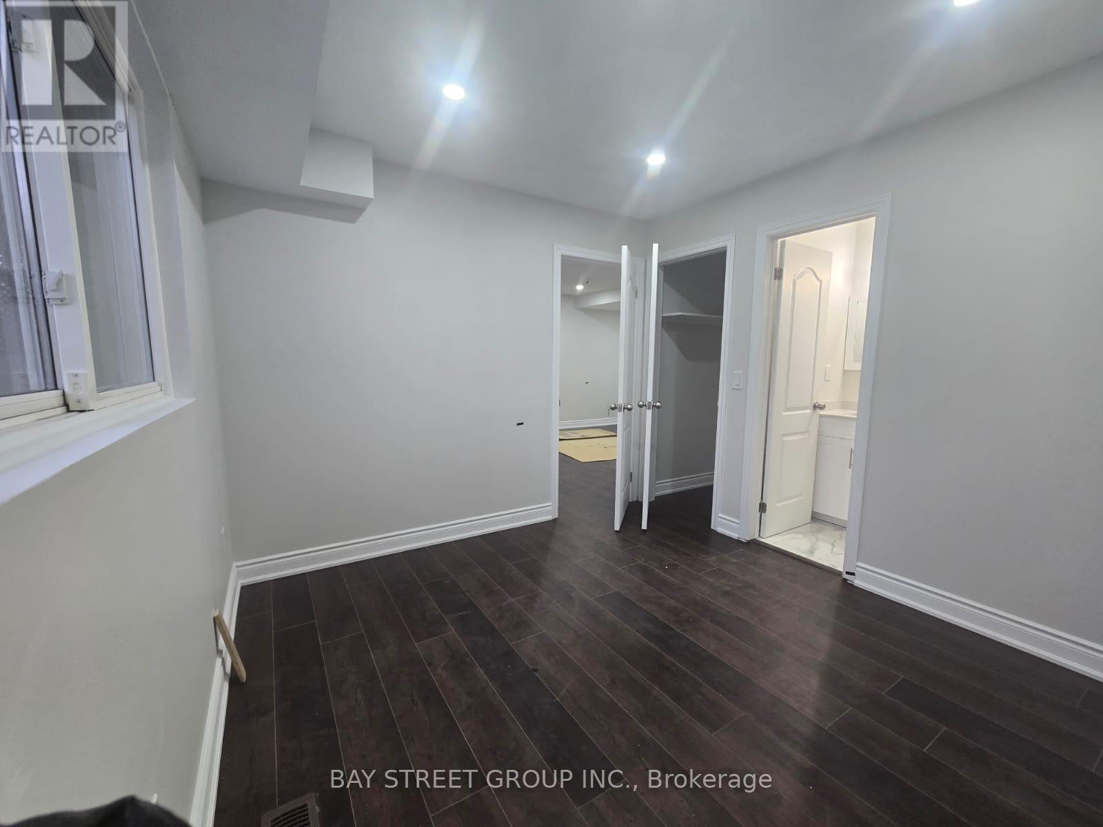 11 Drakes Drive, Hamilton, Ontario  L8E 4G4 - Photo 14 - X12980592