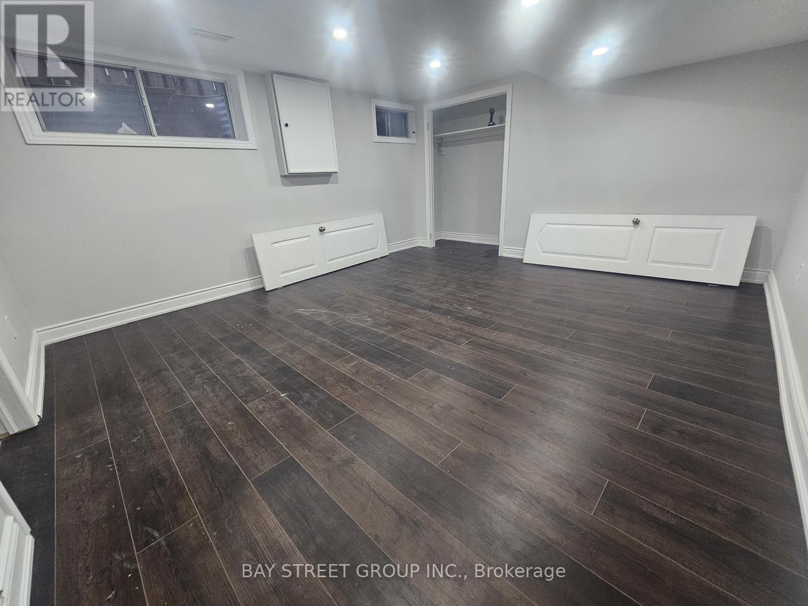 11 Drakes Drive, Hamilton, Ontario  L8E 4G4 - Photo 16 - X12980592