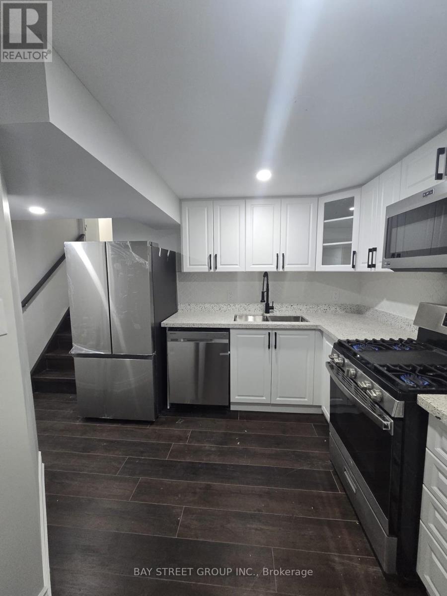 11 Drakes Drive, Hamilton, Ontario  L8E 4G4 - Photo 18 - X12980592