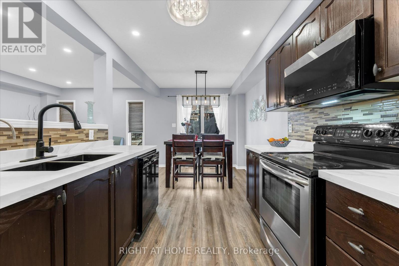 175 Sims Estate Drive, Kitchener, Ontario  N2A 0A6 - Photo 11 - X12980636