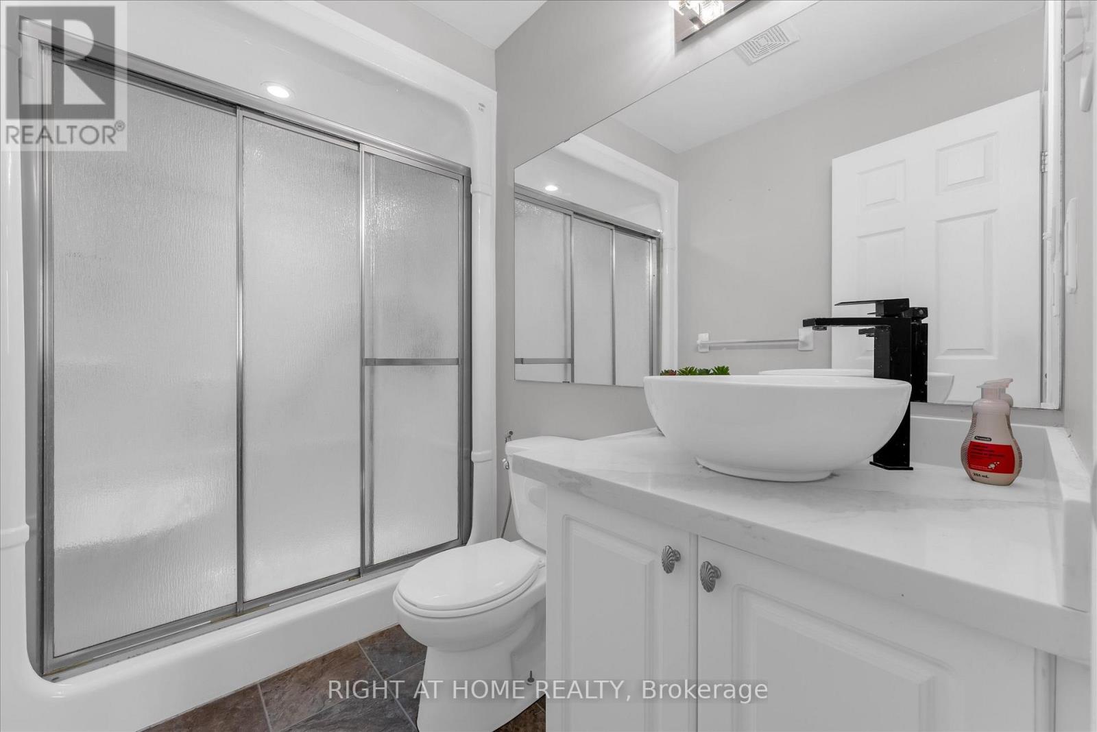 175 Sims Estate Drive, Kitchener, Ontario  N2A 0A6 - Photo 19 - X12980636