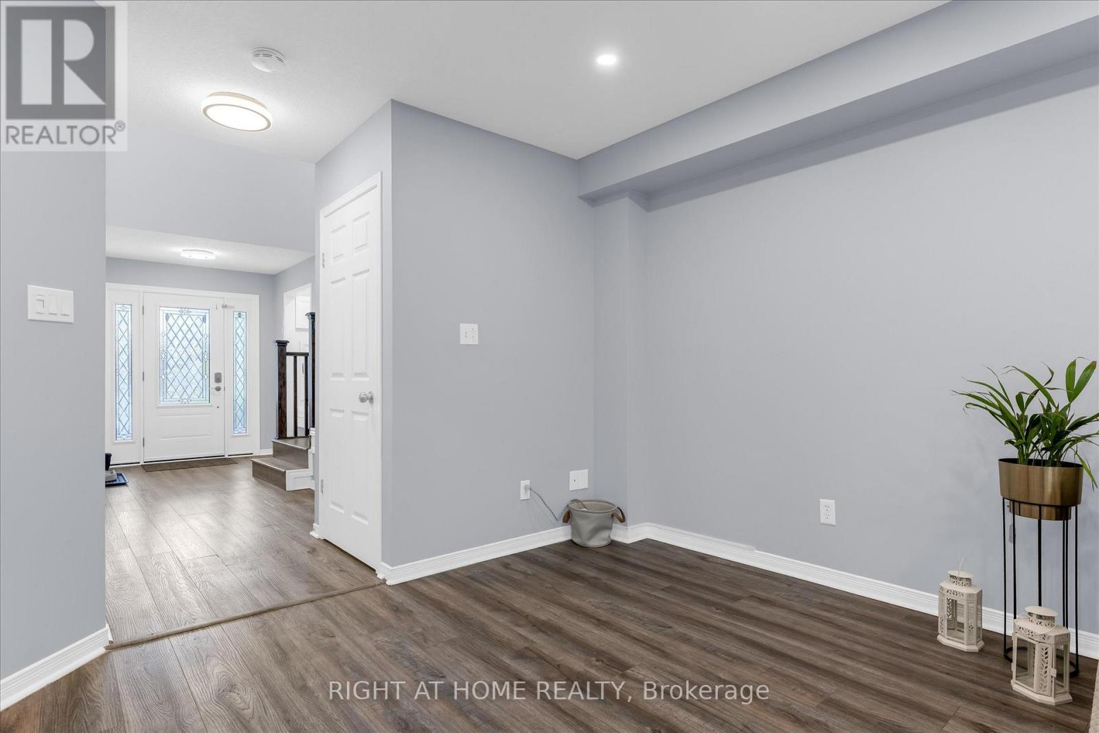 175 Sims Estate Drive, Kitchener, Ontario  N2A 0A6 - Photo 8 - X12980636