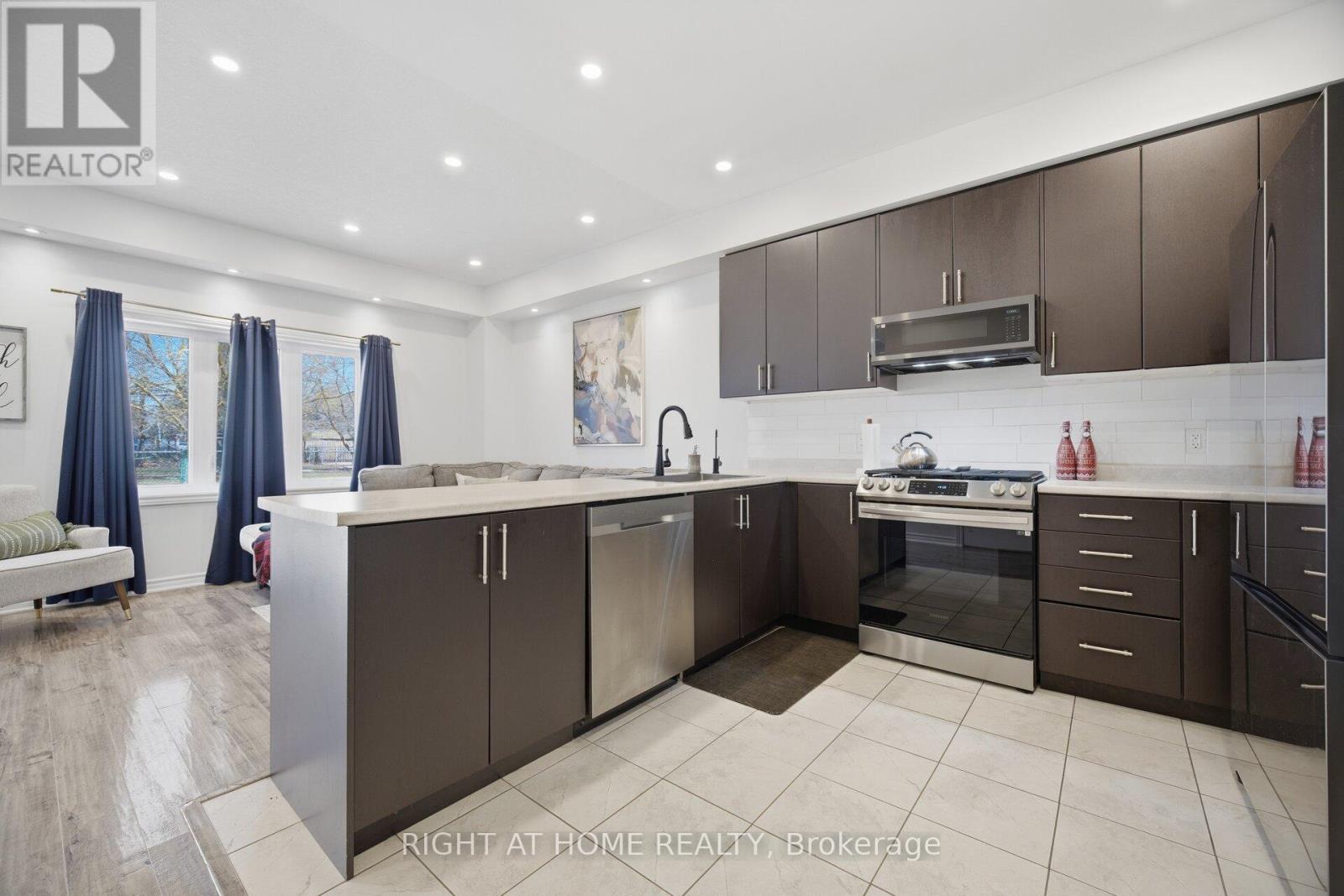 165 Berkshire Drive N, Wellington North, Ontario  N0G 1A0 - Photo 12 - X12980656