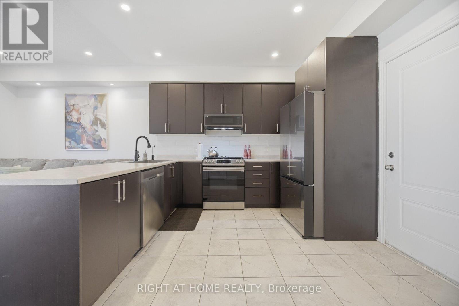 165 Berkshire Drive N, Wellington North, Ontario  N0G 1A0 - Photo 13 - X12980656