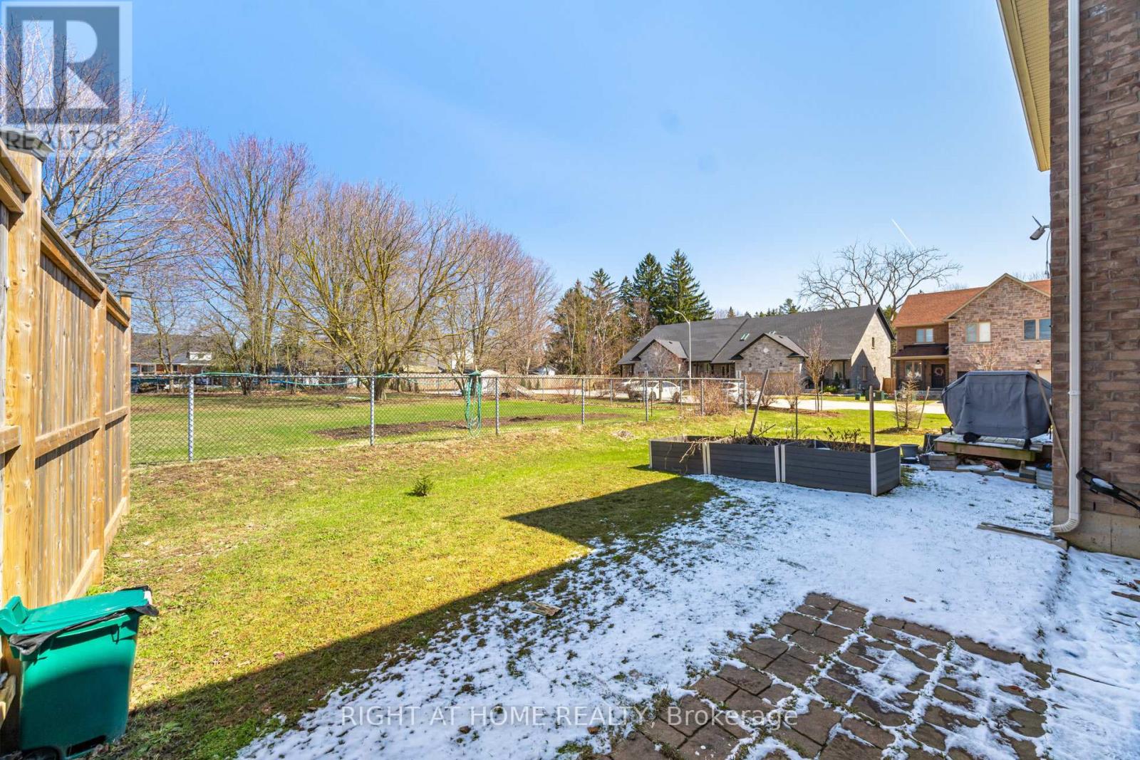 165 Berkshire Drive N, Wellington North, Ontario  N0G 1A0 - Photo 40 - X12980656