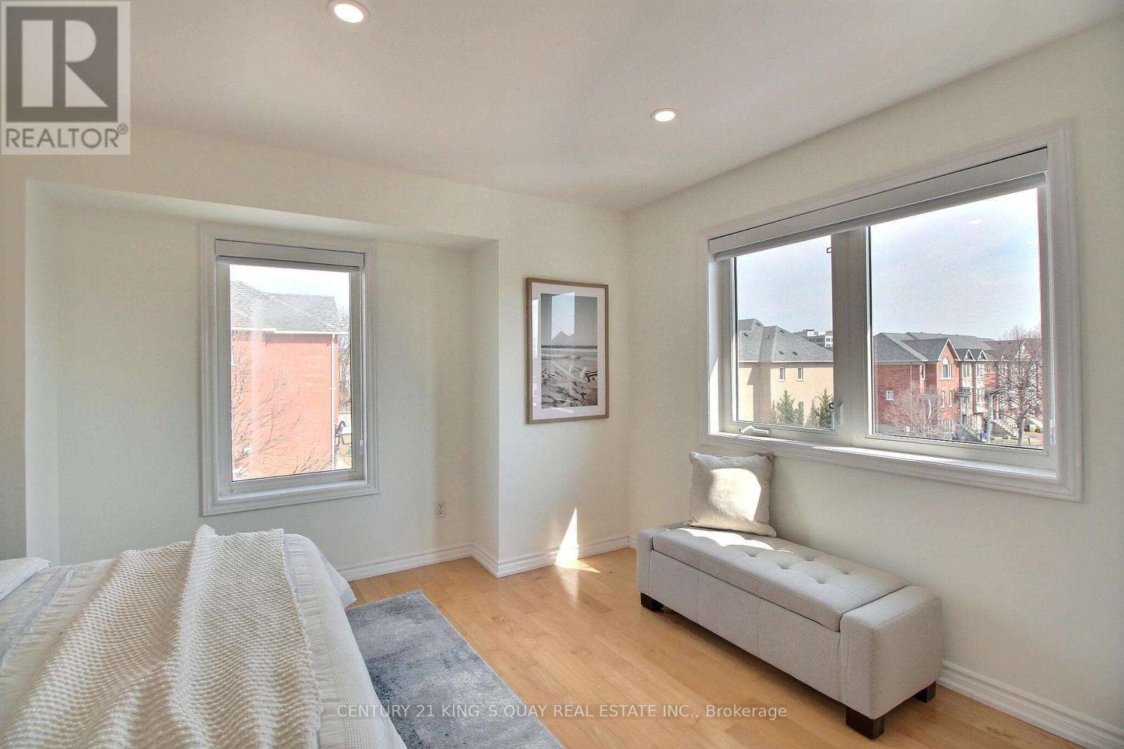 40 Leitchcroft Crescent, Markham, Ontario  L3T 7W1 - Photo 22 - N12978996