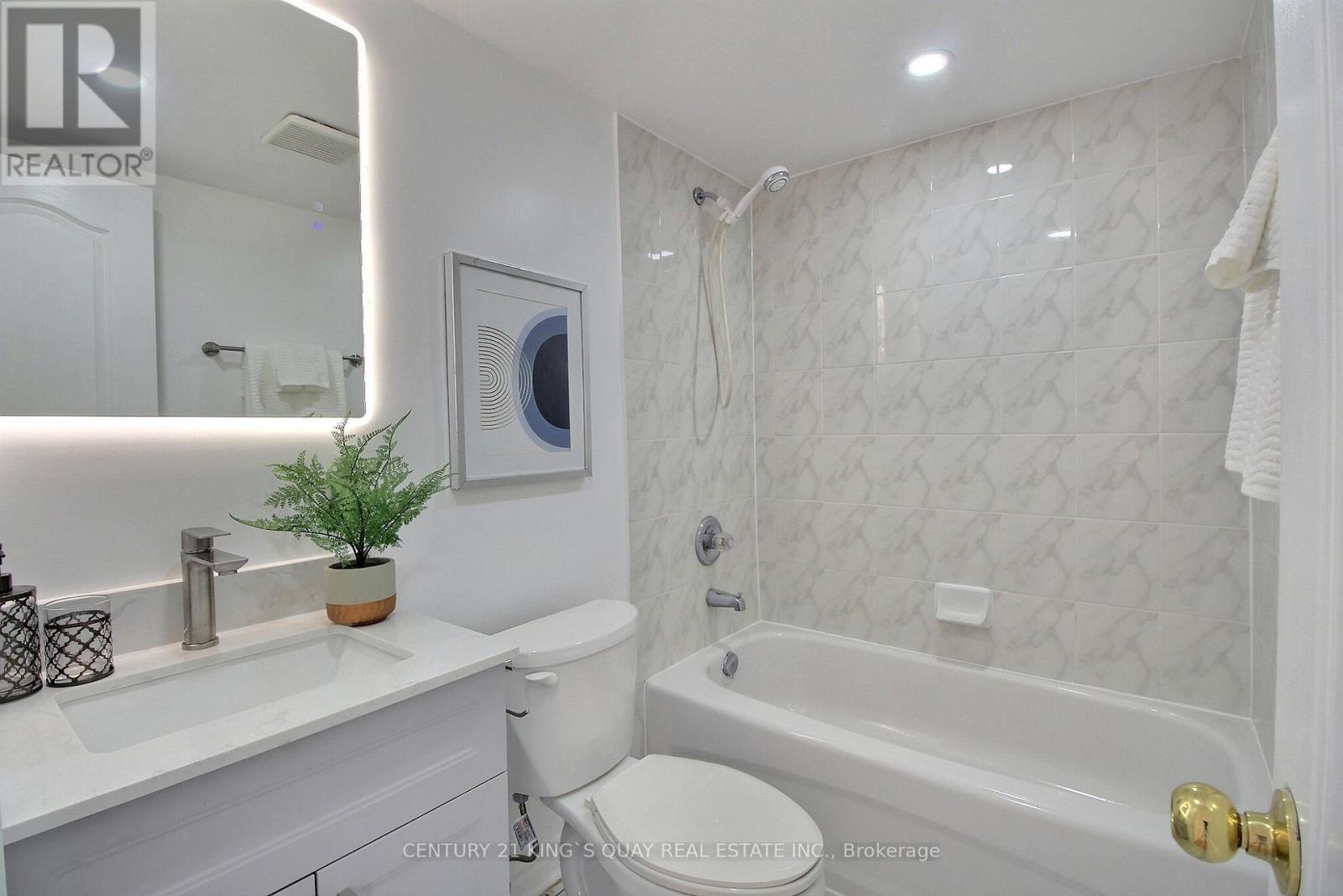 40 Leitchcroft Crescent, Markham, Ontario  L3T 7W1 - Photo 19 - N12978996