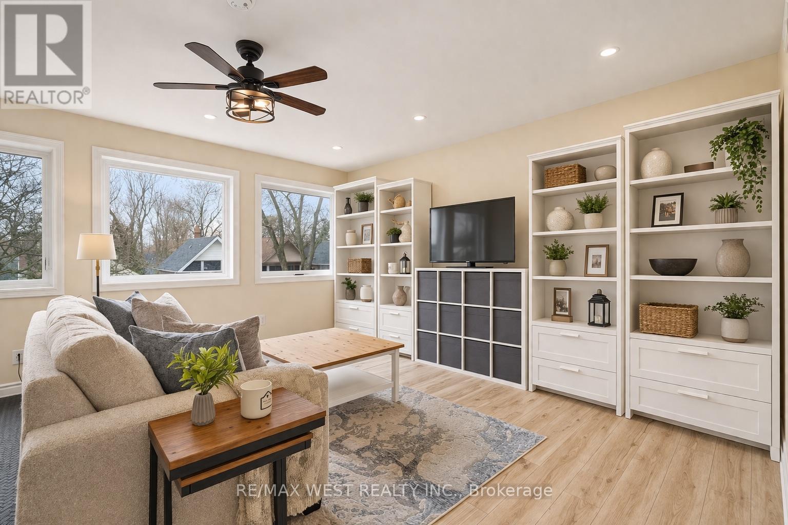 201 Rhodes Avenue, Toronto, Ontario  M4L 3A2 - Photo 24 - E12979642