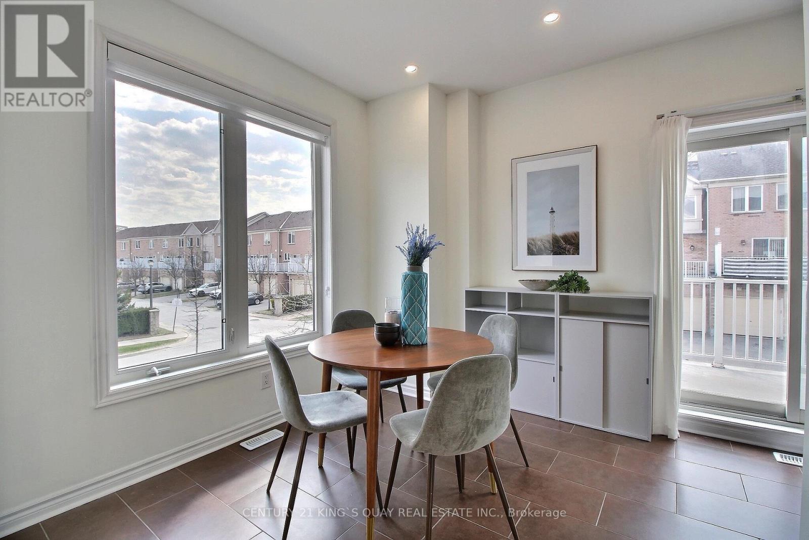 40 Leitchcroft Crescent, Markham, Ontario  L3T 7W1 - Photo 10 - N12978996