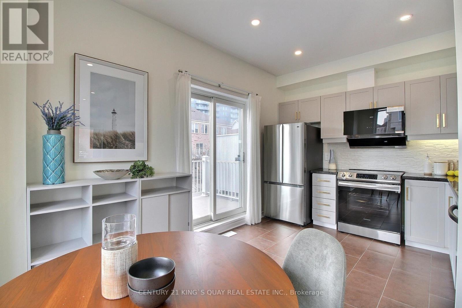 40 Leitchcroft Crescent, Markham, Ontario  L3T 7W1 - Photo 12 - N12978996