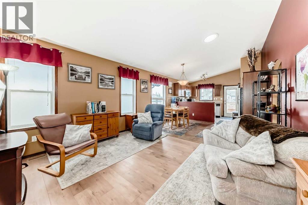 633 Lancaster Drive, Red Deer, Alberta  T4R 3B4 - Photo 4 - A2299829